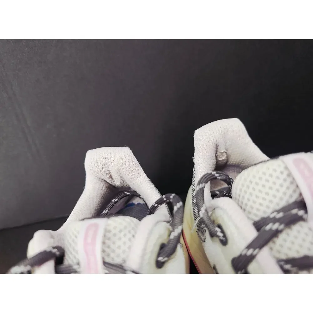 New Balance Women 7 Comfy footwear